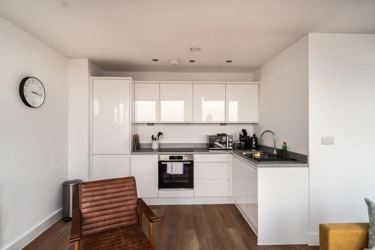 Stayzeni, Alexandra Rise Super 1 Bed Apartment Manchester