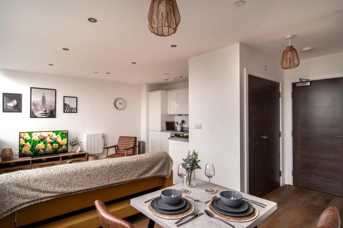 Stayzeni, Alexandra Rise Super 1 Bed Apartment Manchester